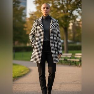 Venus Black & Cream Houndstooth Jacket – Size 6 – NWOT – Chic Zip Front Coat